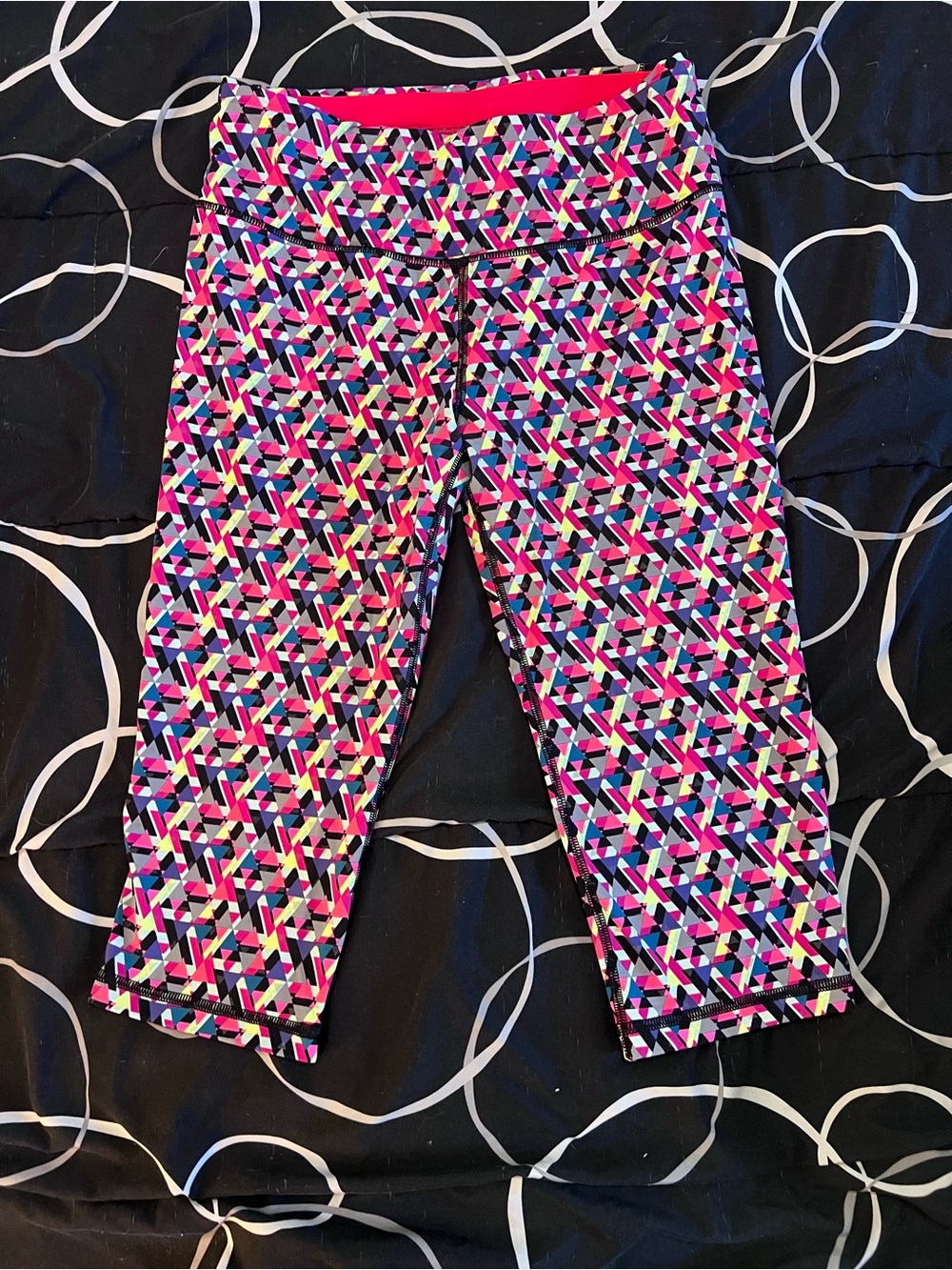 Victoria's Secret VSX Sport Capri  Geometric Leggings